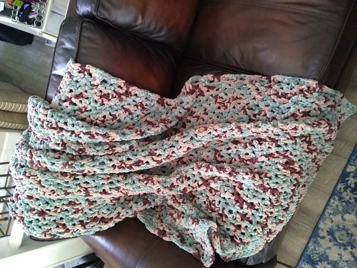 Luxe Lounging Blanket in Mulled Frost
