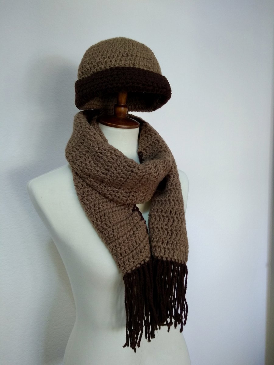 Beanie and Scarf in Brown color block.