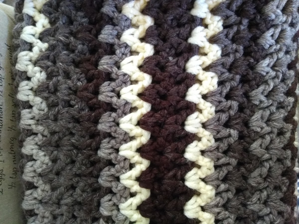 Elite Lounging Blanket in Rich Earth