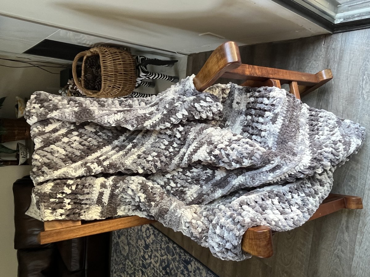 Luxe Statement Blanket in Pebble Beach