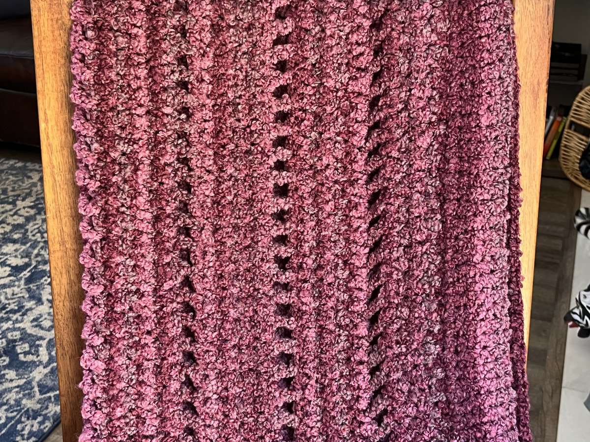 Toasty Lounging Blanket in Very Berry