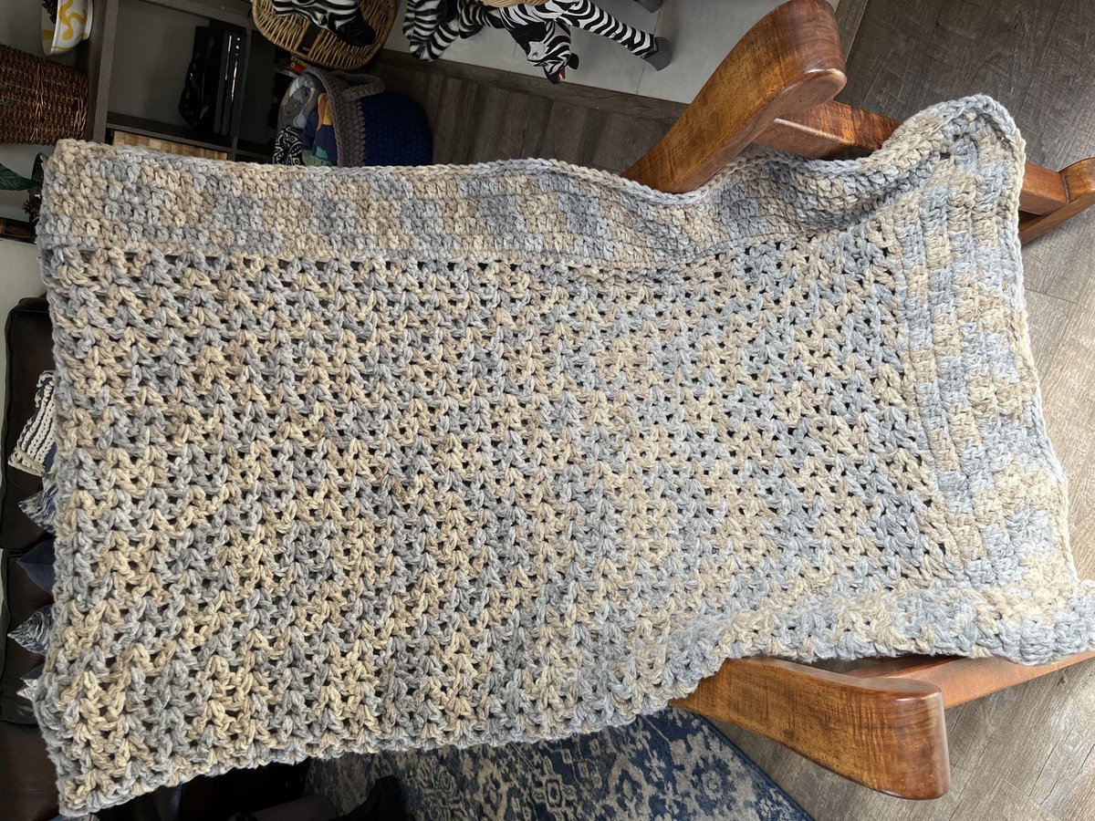 Comfort Lounging Blanket in Beach Pepples