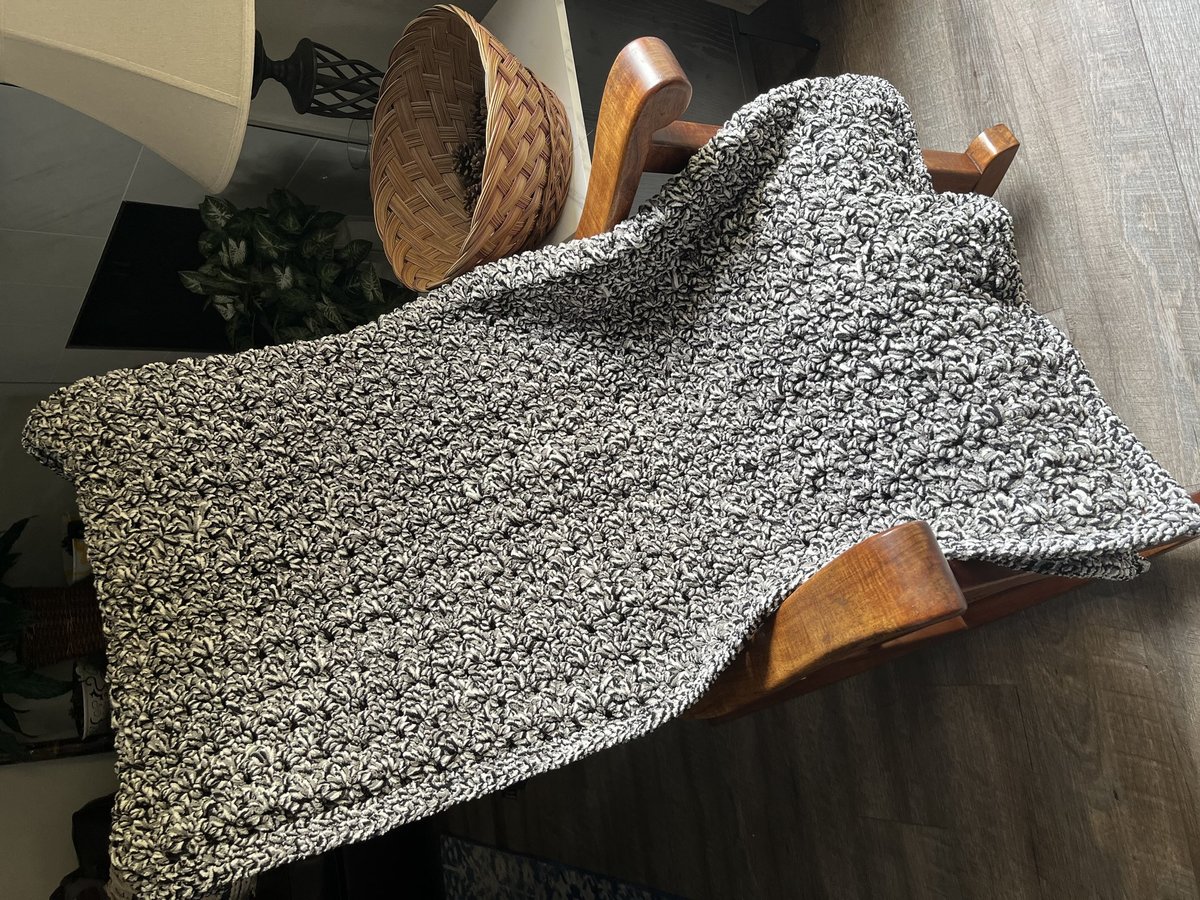 Luxe Lounging Blanket in Inkwell