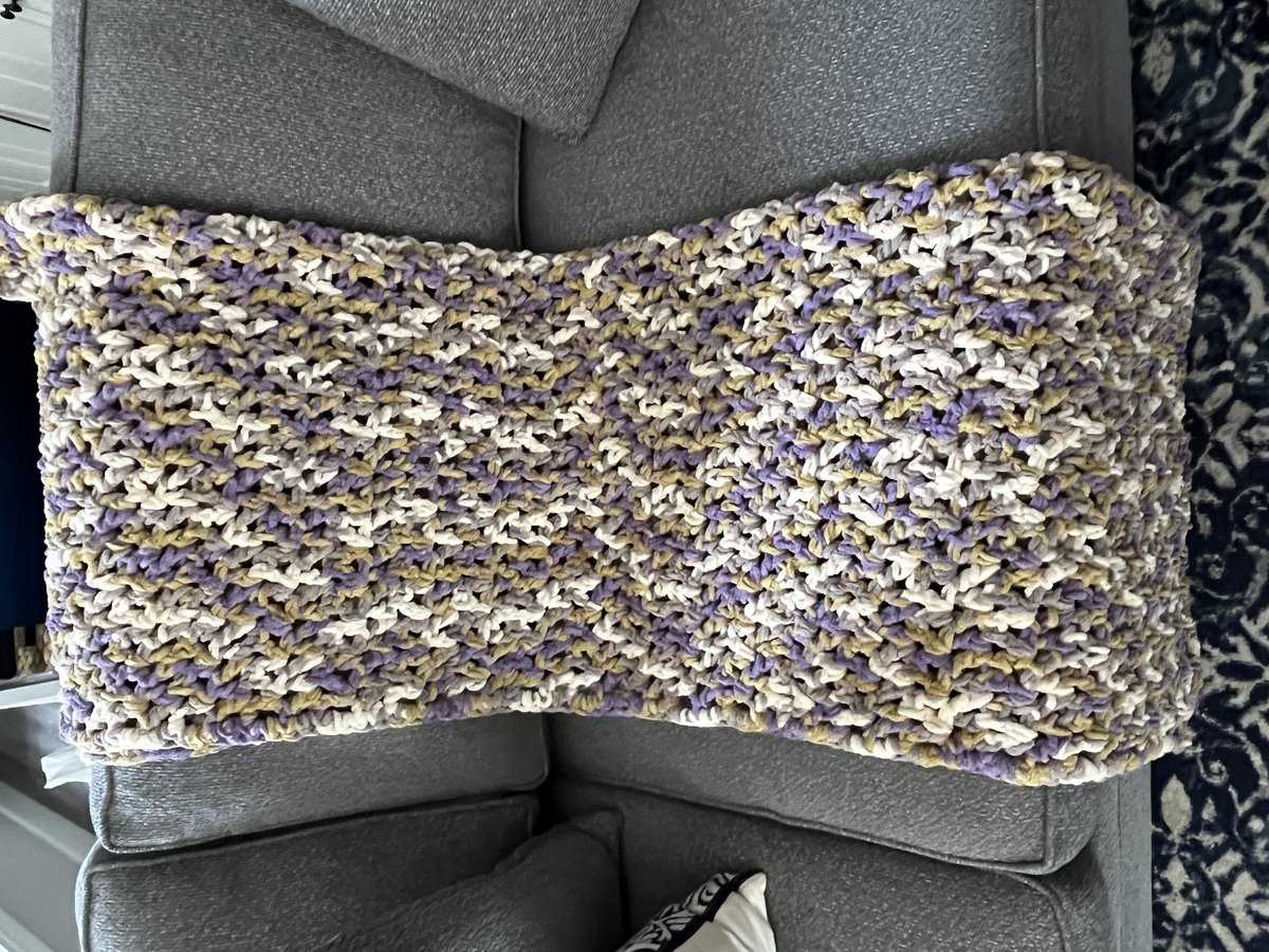 Luxe Lounging Blanket in Lilac Blush