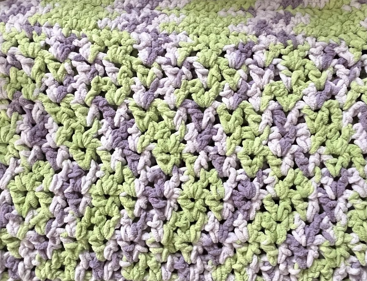 Luxe Lounging Blanket in Lilac Leaf