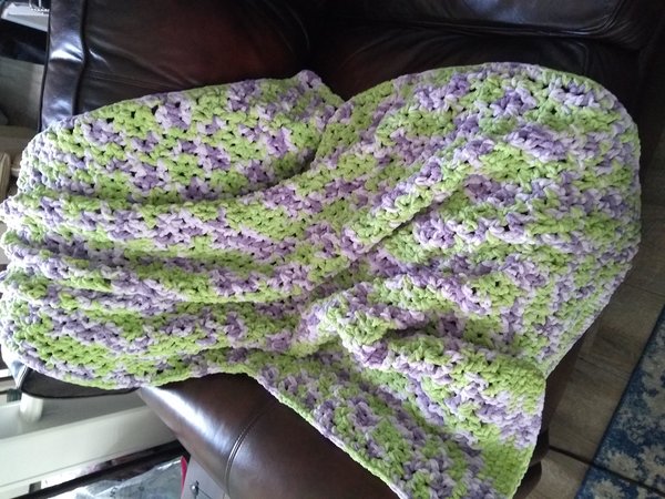 Luxe Lounging Blanket in Lilac Leaf