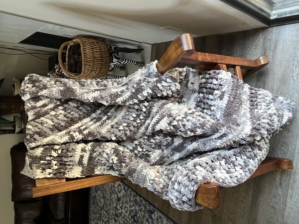 Luxe Statement Blanket in Pebble Beach