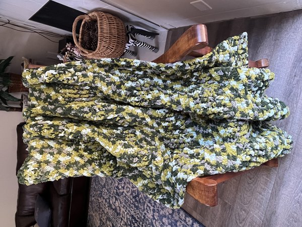 Luxe Statement Blanket in Forest Sage