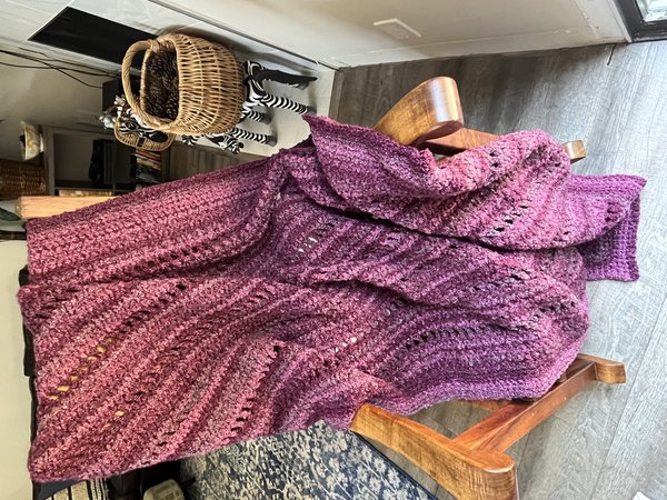Toasty Lounging Blanket in Very Berry