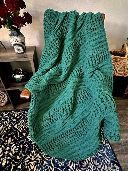 Luxe Statement Blanket in Malachite